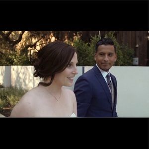 Meet your Poshers Luar and Samantha